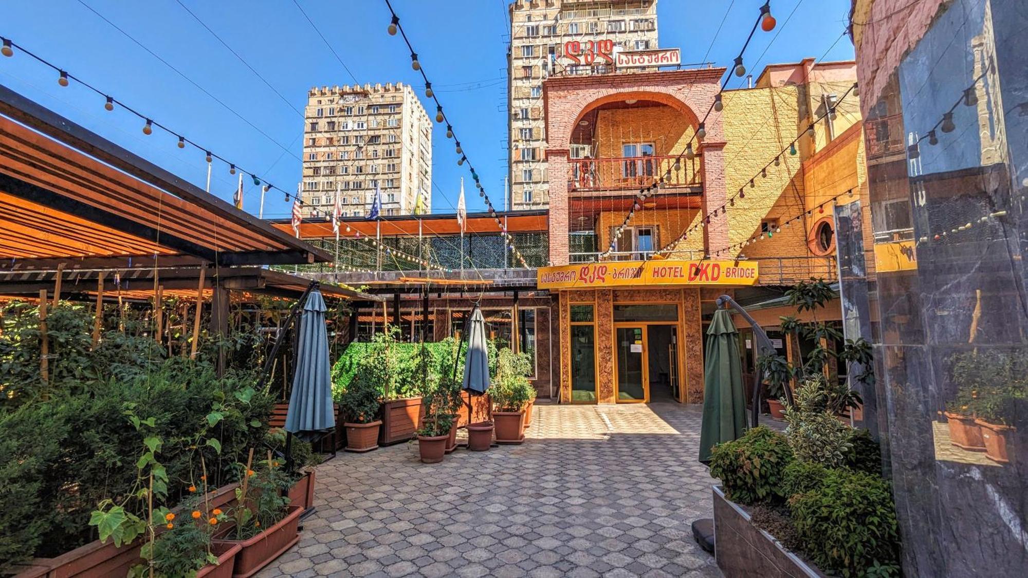 Dkd-Bridge Hotel Tiflis Exterior foto