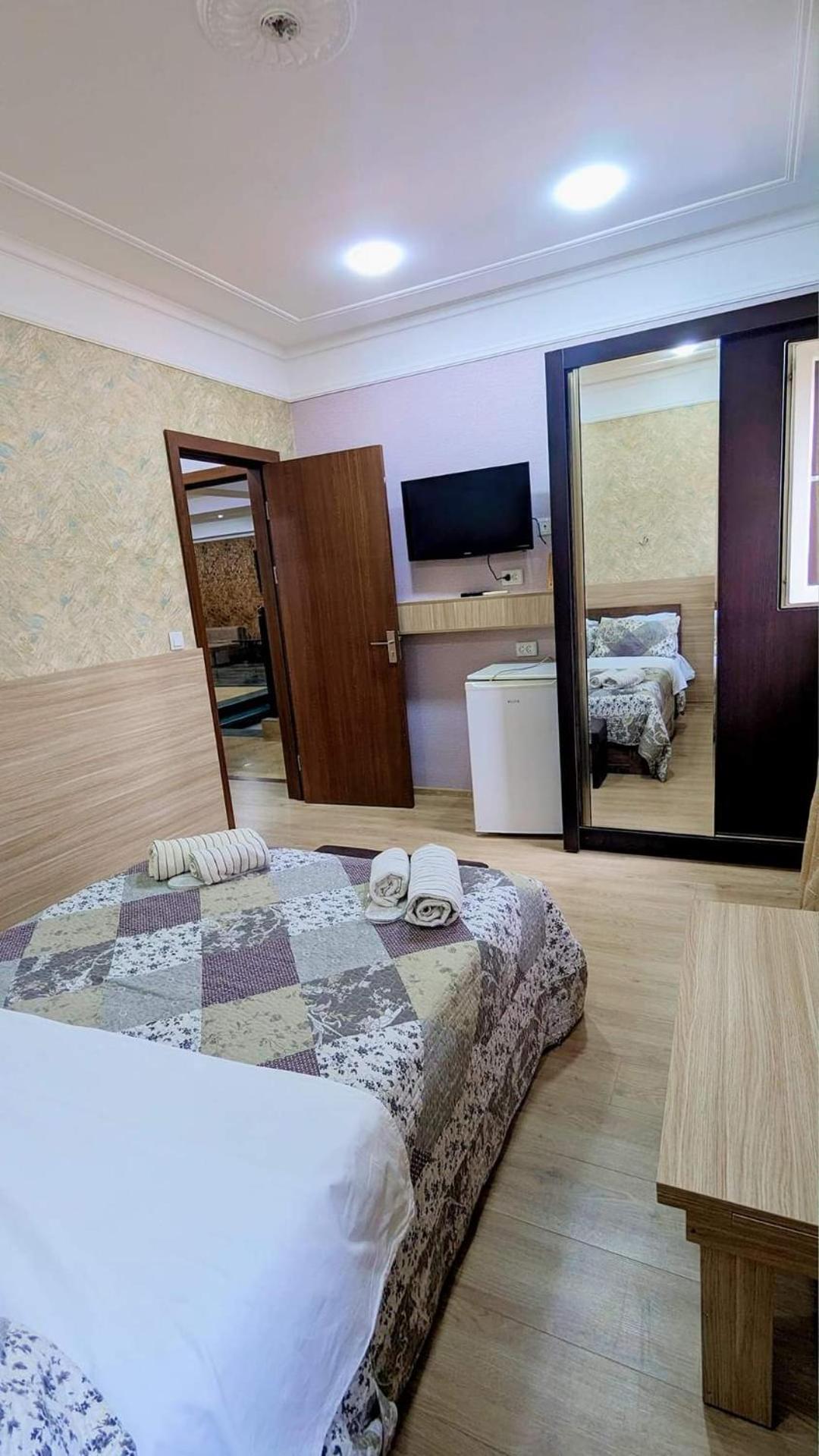 Dkd-Bridge Hotel Tiflis Habitación foto
