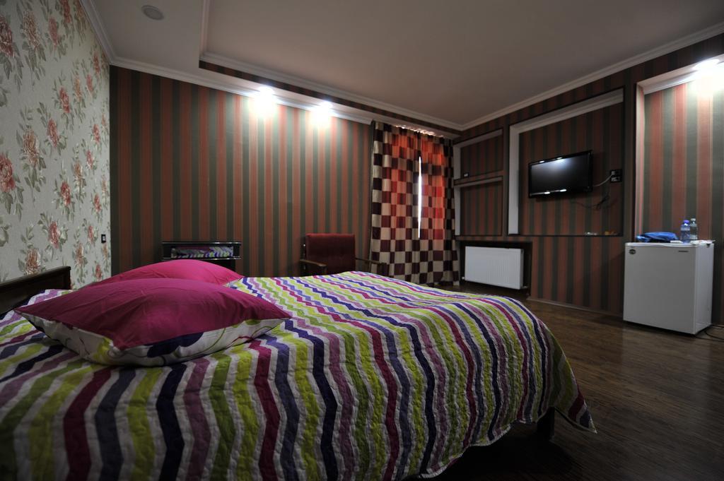 Dkd-Bridge Hotel Tiflis Exterior foto
